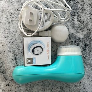 Clarisonic Mia 2 with new in box replacement head